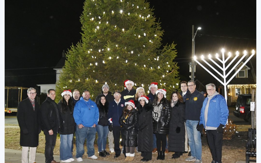 Massapequa Chamber of Commerce Christmas Tree & Menorah Lighting Ceremony